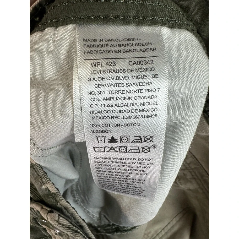 Signature by Levi Strauss Shorts Mens W40 Green Camouflage Cargo Classic Cotton